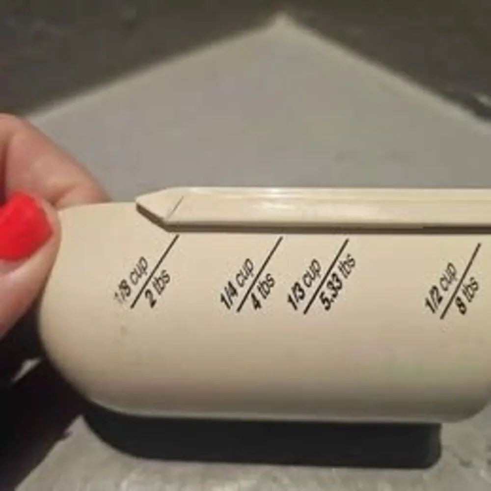 The Pampered Chef Measuring Cup Measure All Plastic PC